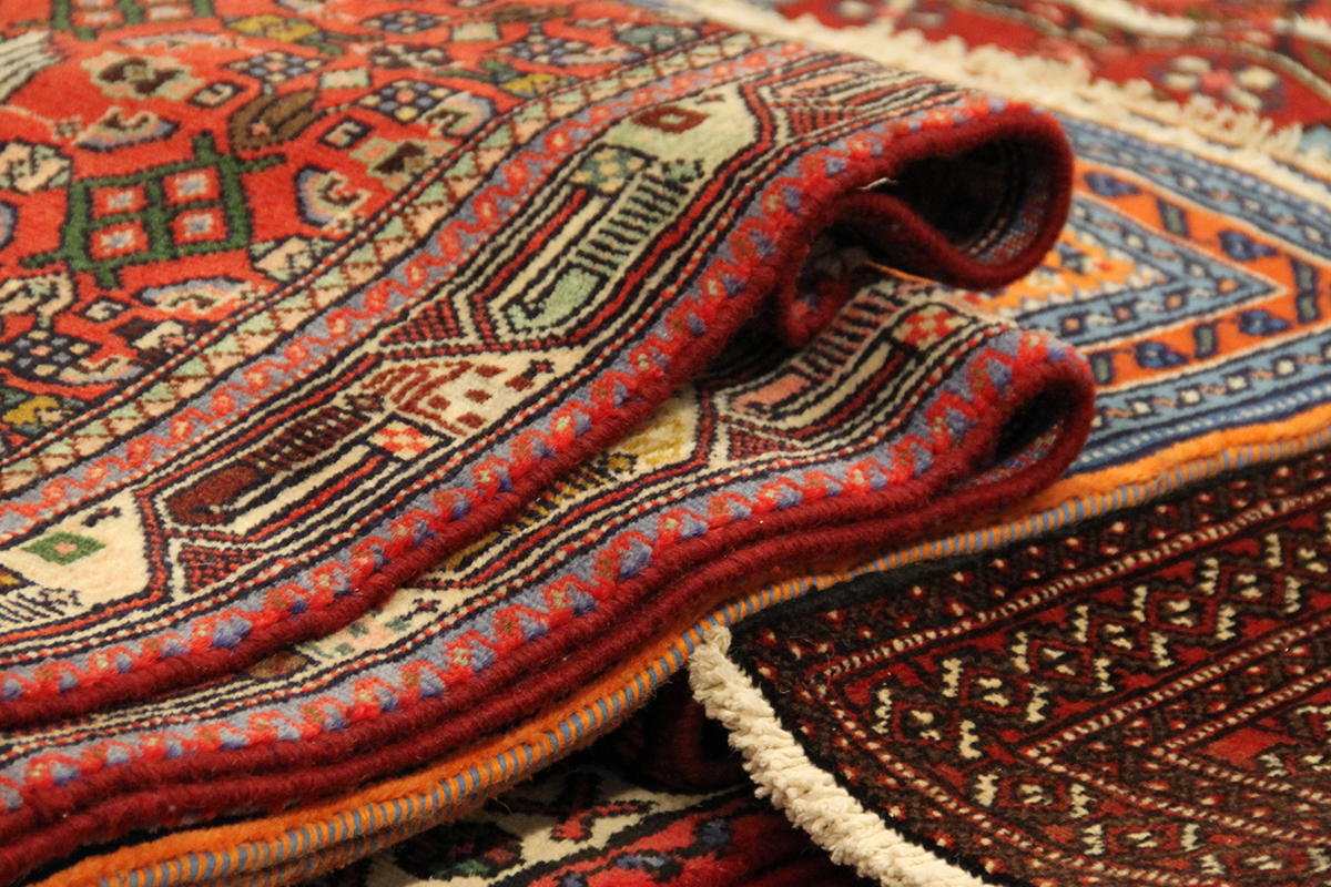 Understanding the Differences Between Oriental and Persian Rugs